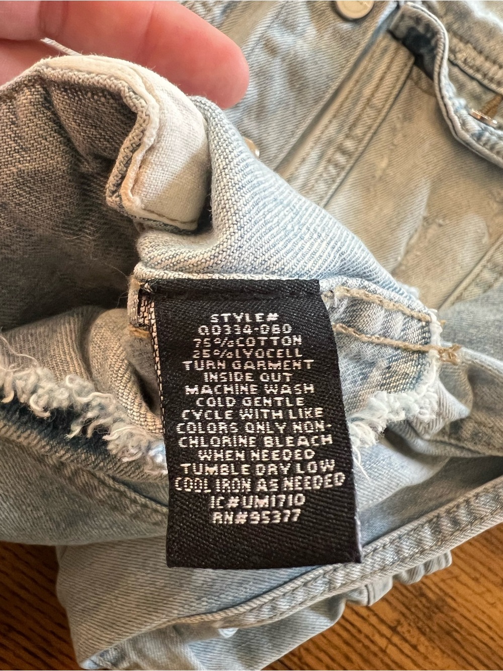 Sanctuary Distressed Denim Jacket Size Small Embroidered Celestial Design - Picture 9 of 9